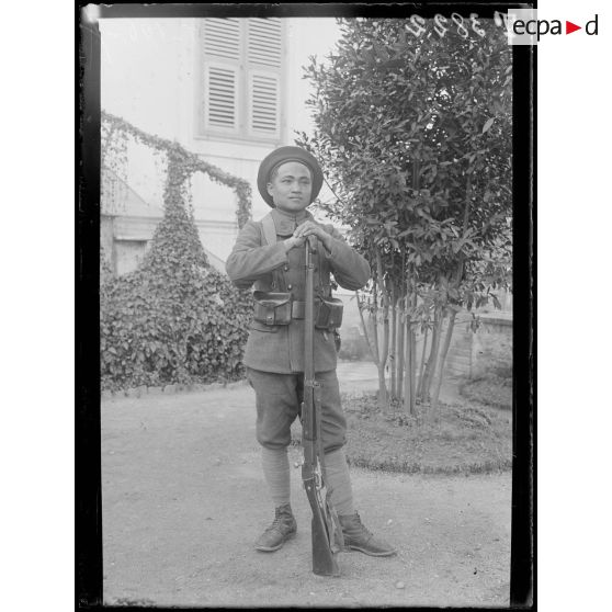 Salonique. Un tirailleur annamite. [légende d'origine]