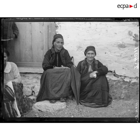 Kastoria. Types de femmes. [légende d'origine]