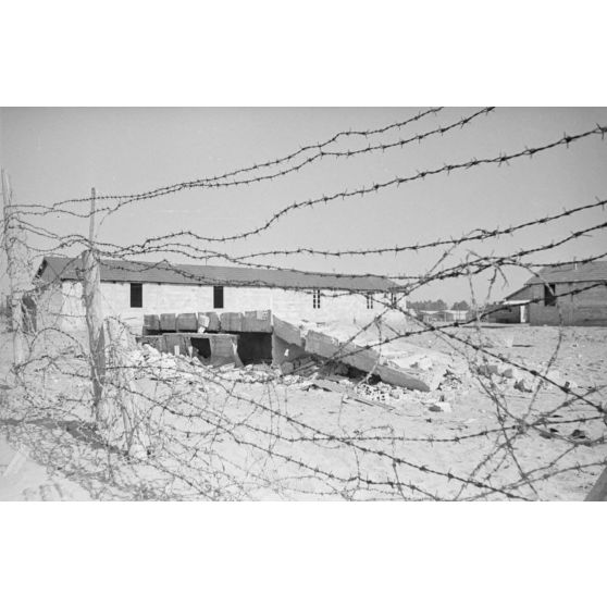 A Bordeaux, le Frontstalag 221 qui retient notamment des prisonniers coloniaux.