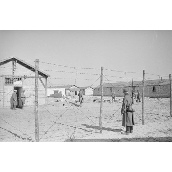 A Bordeaux, le Frontstalag 221 qui retient notamment des prisonniers coloniaux.