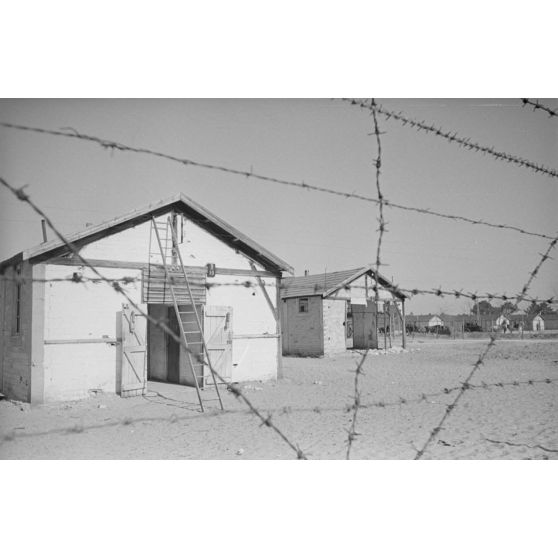 A Bordeaux, le Frontstalag 221 qui retient notamment des prisonniers coloniaux.