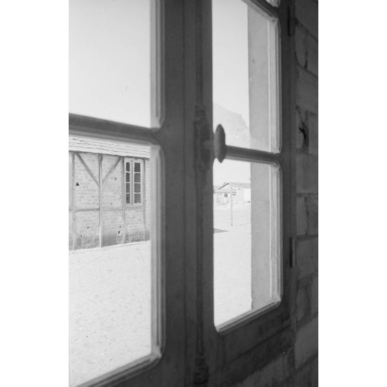 A Bordeaux, le Frontstalag 221 qui retient notamment des prisonniers coloniaux.