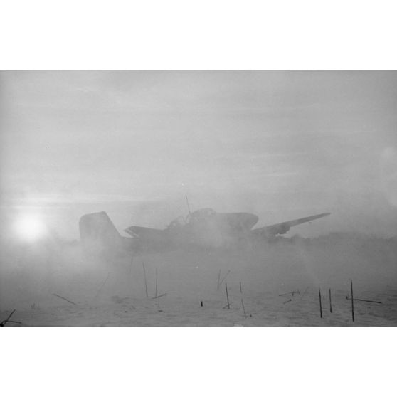 Décollage d'un bombardier Junkers Ju-87 Stuka du Sturzkampfgeschwader 2 "Immelmann".