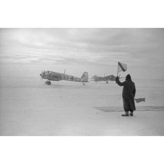 Un avion d'attaque au sol Henschel Hs-129 codé GD+CJ Werknummer 0376.