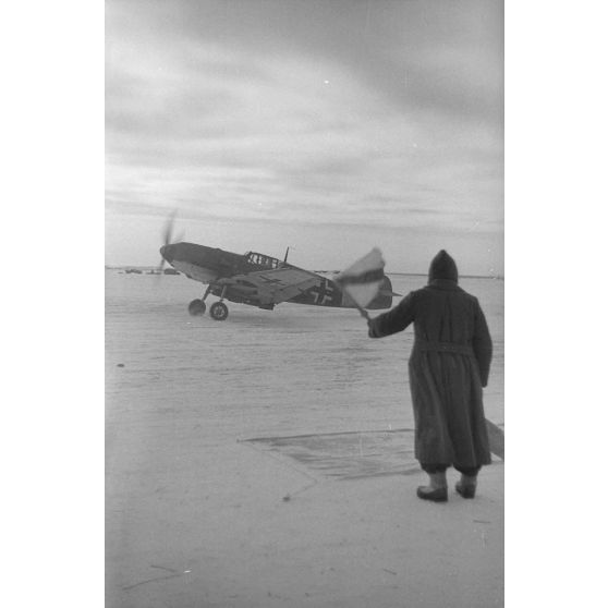 Un Messerschmitt Bf 109 du Schlachtgeschwader 1 s'apprête à décoller.