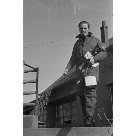 Activités du 2e Staffel du 13 groupe de reconnaissance (Nahaufklärungsgruppe 13) sur le terrain de Saint-Brieuc.