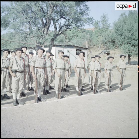 Kabylie. 27e Bataillon de chasseurs alpins (BCA). Prise d'armes.