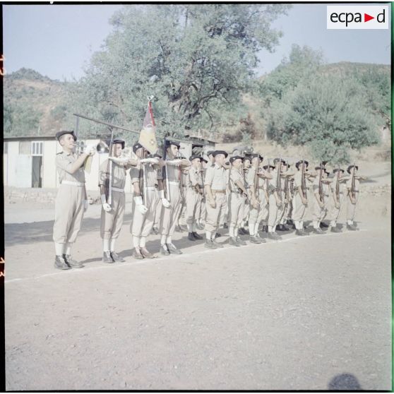 Kabylie. 27e Bataillon de chasseurs alpins (BCA). Prise d'armes.