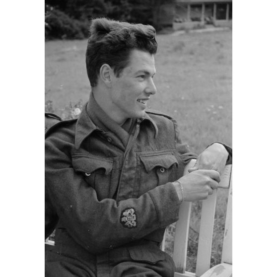 Portrait d'un membre d'équipage canadien survivant du crash de leur bombardier.