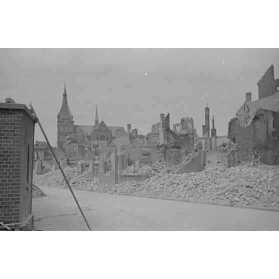 Ruine entourant l’église de Sainte-Marie.