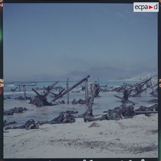 Sur le tournage du film Le jour le plus long. Phase du débarquement des militaires américains du corps des Marines.