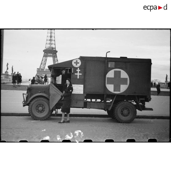 Ambulance offerte par les Britanniques aux Forces françaises libres. [description provisoire]