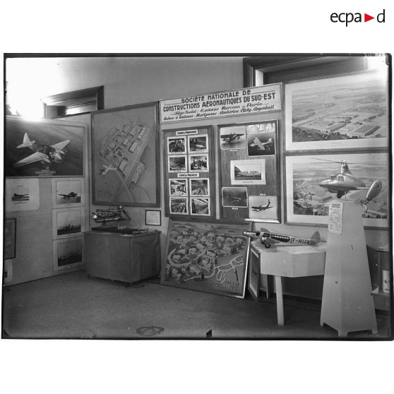 Exposition lors de la "semaine de l'aviation" à Vichy.