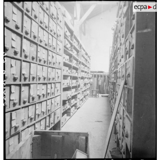 Magasin de pièces détachées sur la base aérienne de stockage de Pau.