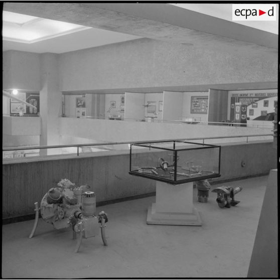 Exposition sur l'aviation civile et militaire au palais des congrès de Marseille dans le cadre de la foire exposition de la ville.