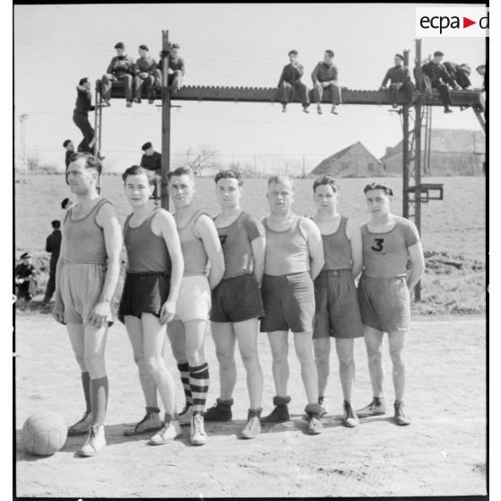 Equipe de basket-ball d'une unité de l'armée de l'Air d'armistice.