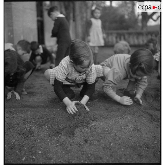 Centre d'hébergement pour jeunes enfants du service social de l'armée de l'Air.