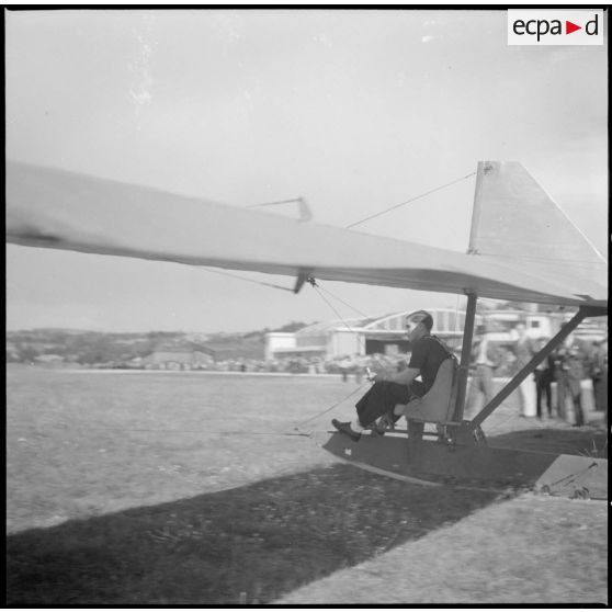 Meeting de vol à voile sur une base aérienne.