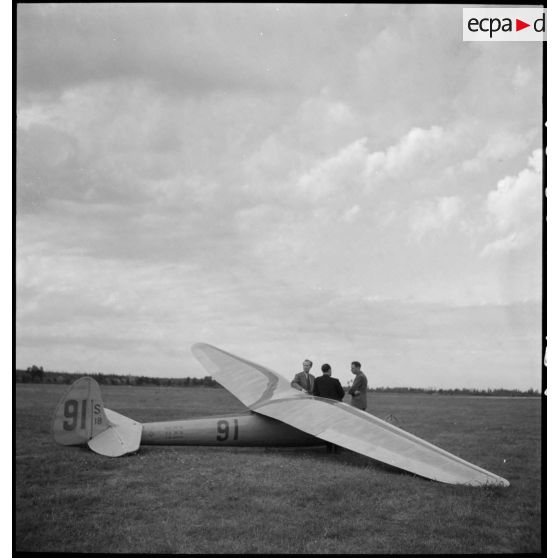 Meeting de vol à voile sur une base aérienne.