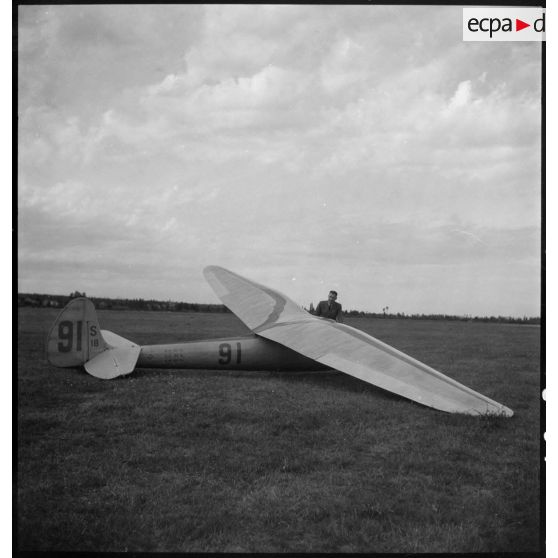 Meeting de vol à voile sur une base aérienne.