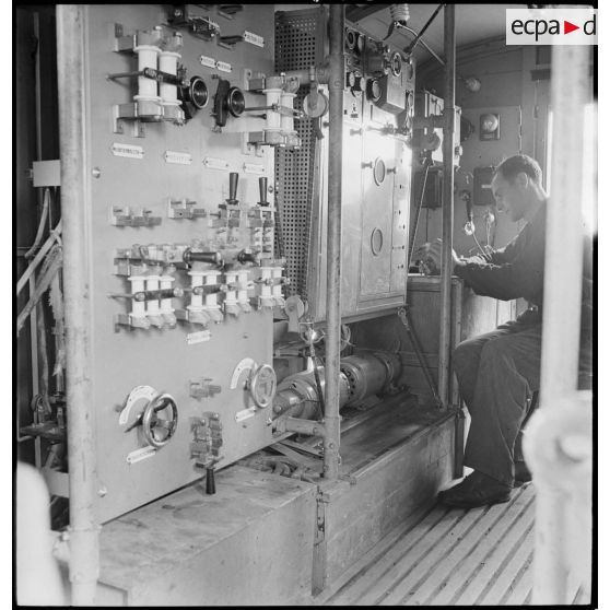 Station de météorologie sur une base aérienne.