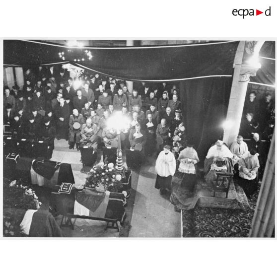 Messe de funérailles en l'église Saint-Louis à Vichy.