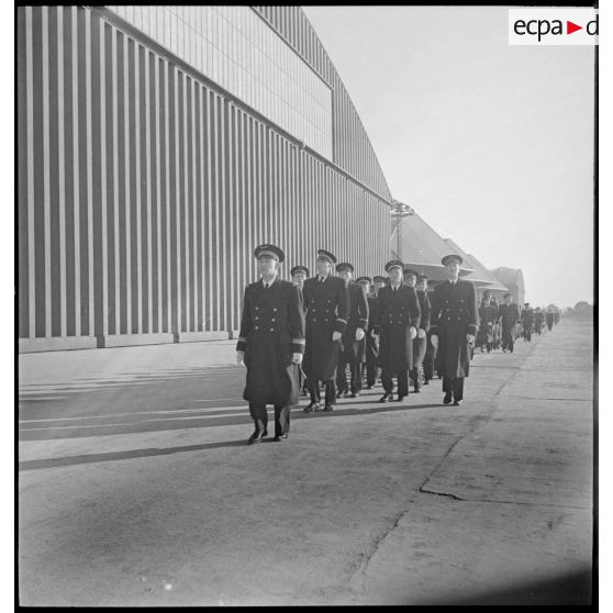 Les élèves officiers de la promotion Lieutenant Steunou et leurs cadres lors de la cérémonie de baptême de la promotion à l'Ecole de l'Air.