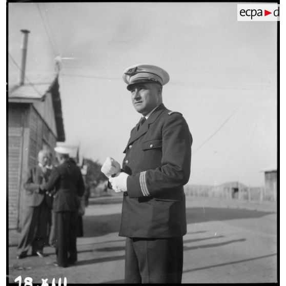 Capitaine à l'issue d'une cérémonie sur l'aérodrome de Vichy-Rhue.