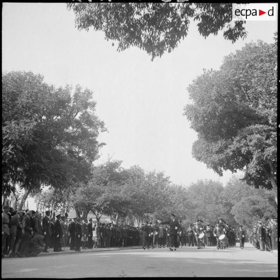 Défilé de la musique de l'Air à l'issue de la cérémonie d'hommage aux troupes du Levant.