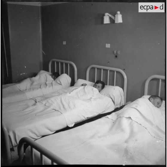 Un dortoir de l'Ecole des pupilles de l'Air (EPA) à Grenoble.