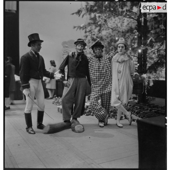 Artistes de l'arbre de Noël de l'armée de l'Air à Vichy.
