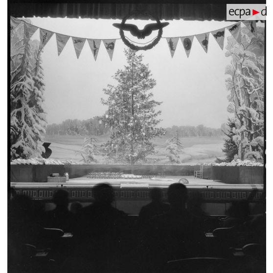 Arbre de Noël de l'armée de l'Air à Vichy.