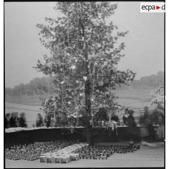 Arbre de Noël de l'armée de l'Air à Vichy.