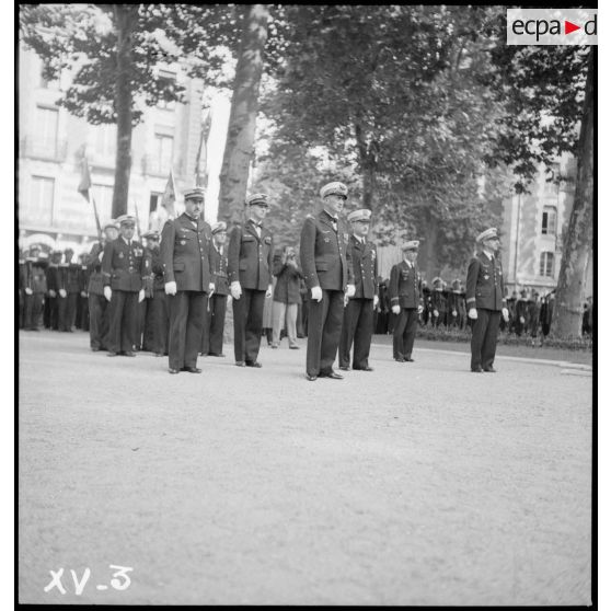 Les autorités militaires pendant la cérémonie commémorative de la disparition du capitaine pilote Georges Guynemer.