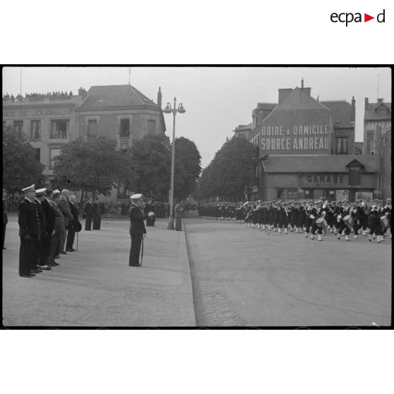 Cérémonie commémorative de la bataille de Dakar en septembre 1940.