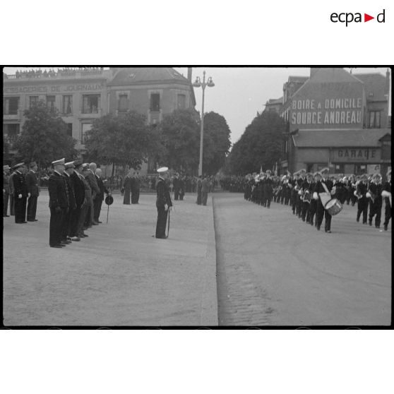 Cérémonie commémorative de la bataille de Dakar en septembre 1940.