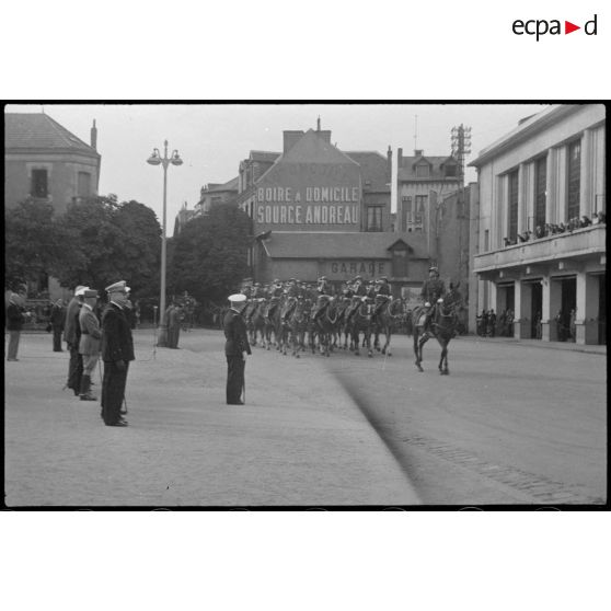 Cérémonie commémorative de la bataille de Dakar en septembre 1940.