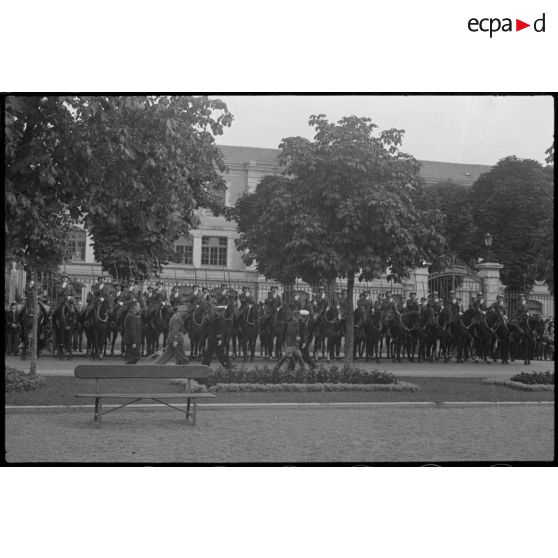 Cérémonie commémorative de la bataille de Dakar en septembre 1940.