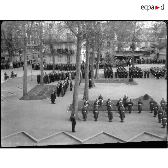 Dispositif en place lors de la cérémonie du 11 Novembre sur la place du monument aux morts de la Grande Guerre à Vichy.