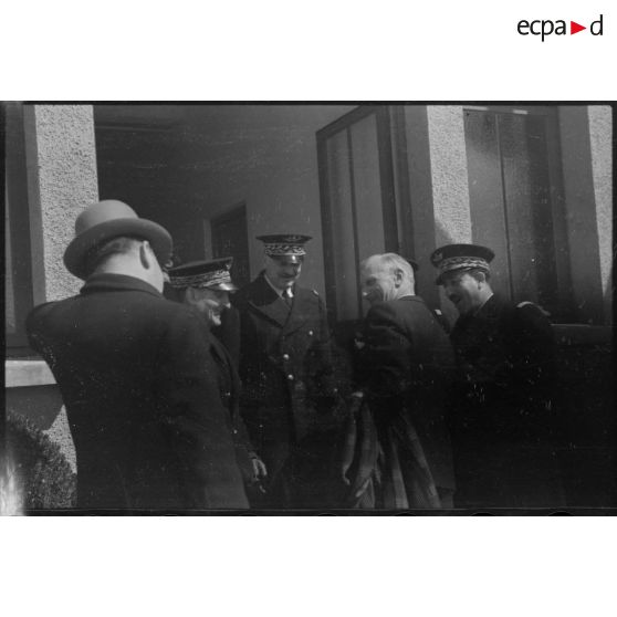 Arrivée des autorités militaires à Vichy.