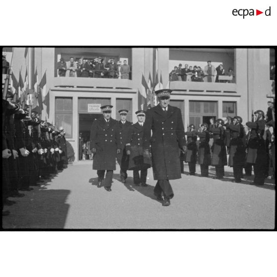 Départ des autorités du stade de Vichy.