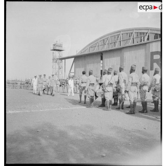 Défilé militaire sur la base aérienne de Marrakech pour la promotion des EOA.