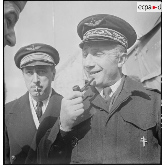 Le général de division aérienne Valin, Chef d'état-major de l'armée de l'Air.