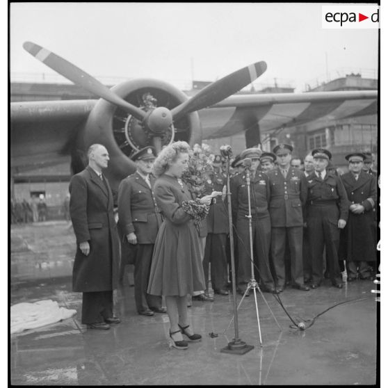 Allocution de Monique Rolland lors de la cérémonie officielle du baptême de l'avion France Libre le 25 octobre 1944, au Bourget.