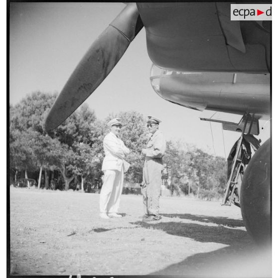 Portrait de l'officier d'ordonnance du général et du pilote.