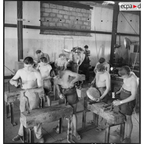 Cours de chaudronnerie.