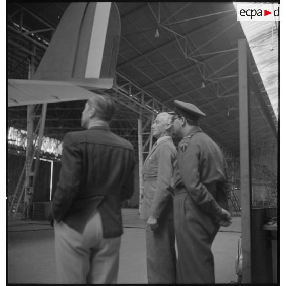 Dans l'entrepôt du Laté-631.