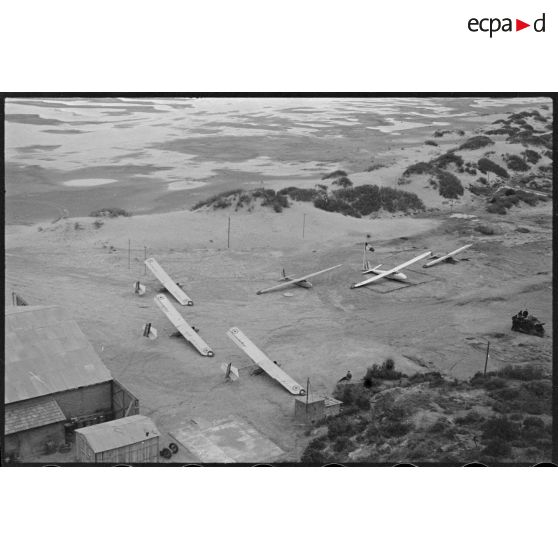 Vue d'ensemble du camp au moment des couleurs.