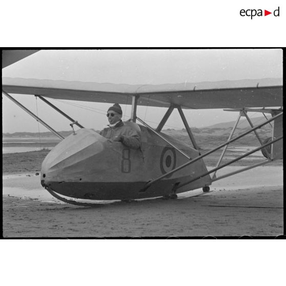 Portrait d'élèves dans un planeur.