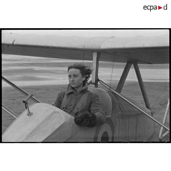 Portrait d'élèves dans un planeur.